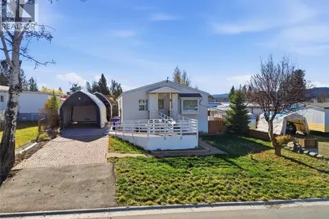 11 Topaz Crescent