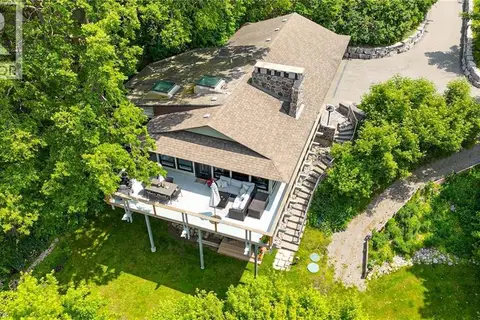 50 GREENSVIEW Drive