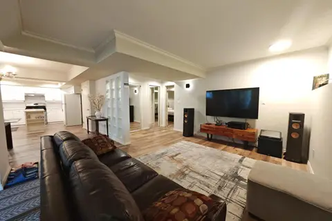 Basement-10958 163 STREET