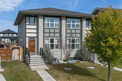 43 Masters Square SE