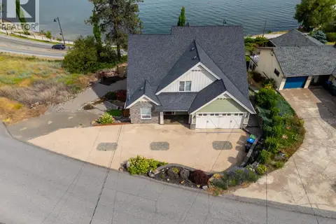 3869 Angus Drive