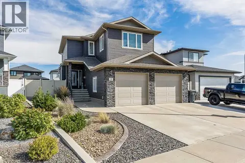 8 Hamptons Crescent SE