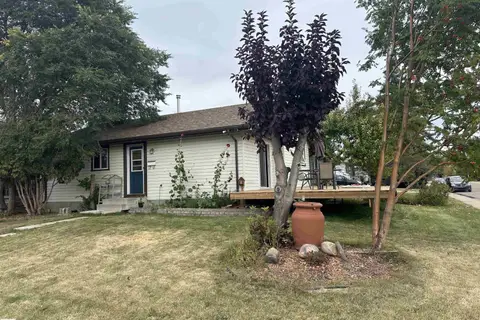 2104 145 AV NW