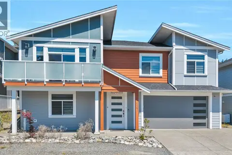 267 Golden Oaks Cres