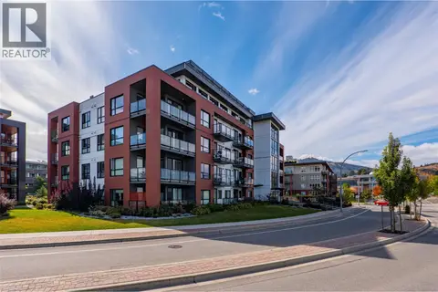 875 UNIVERSITY Drive Unit# 203