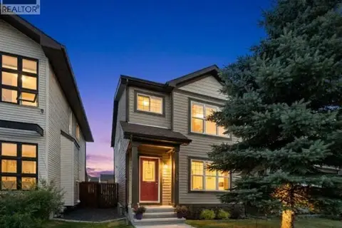 70 Walden Manor SE