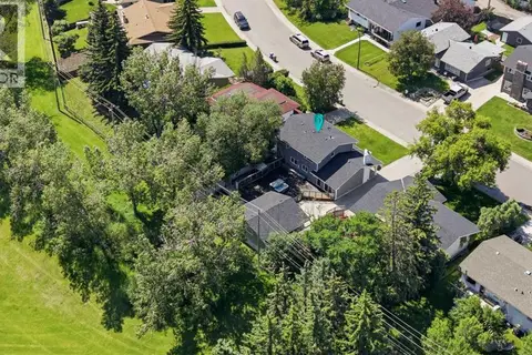 20 Mapleglade Close SE