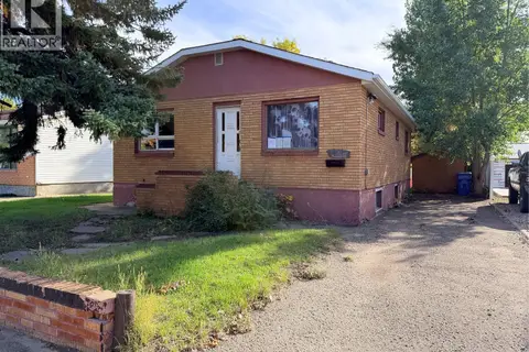 438 3rd STREET