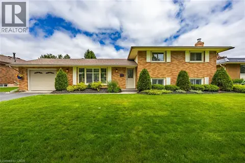 43 BERKLEY Crescent