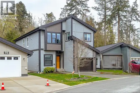17 Saanich Ridge Dr
