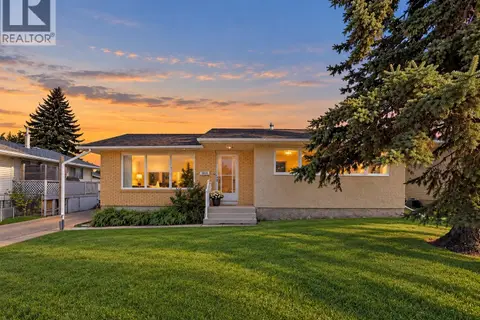 384 28th STREET W