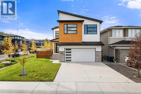 208 Crestmont Drive SW