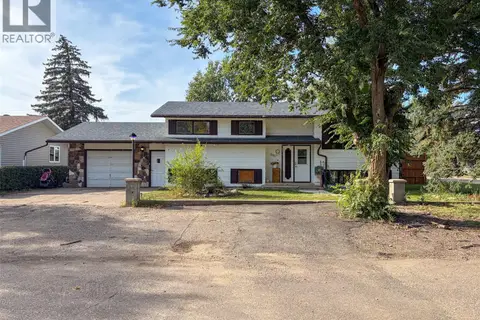 200 3rd STREET E