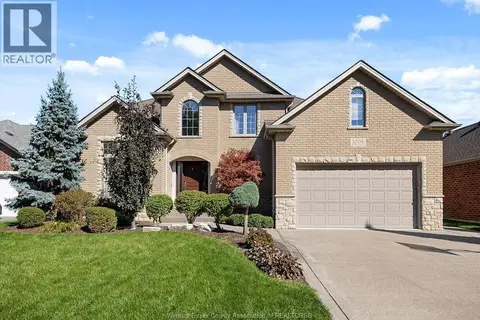 1004 WOODLAND CRES