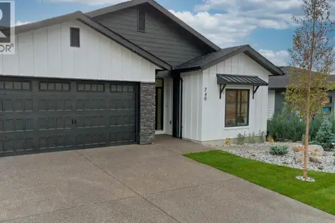 749 Carleton Street