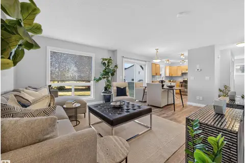 #44 12050 17 AV SW