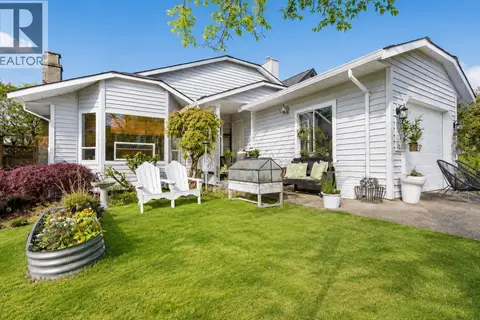 875 PORTEAU PLACE