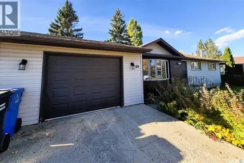 64 Clarewood CRESCENT