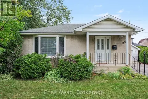 23 MEADOWLANDS DRIVE W