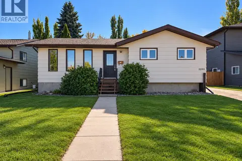 3205 Bliss CRESCENT