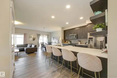 9932 223 ST NW