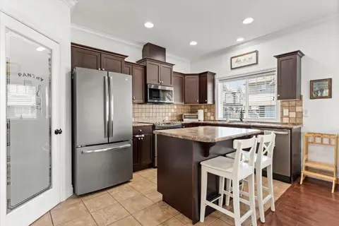 61 6498 SOUTHDOWNE PLACE, Sardis South