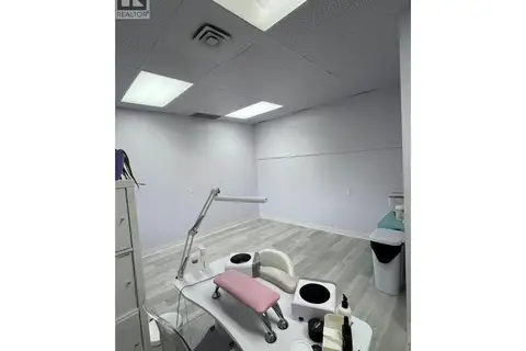 3140 Lakeshore Road Unit# 203