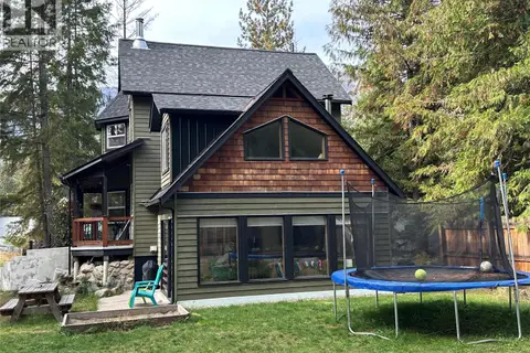 1112 HUME Street