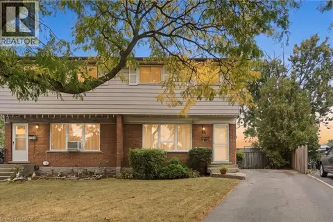 48 RALEIGH Court