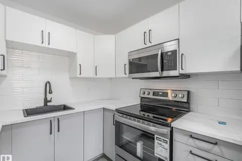 152 LONDONDERRY SQUARE SQ NW