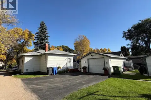 56 Haultain AVENUE