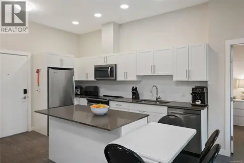 104 2843 Jacklin Rd