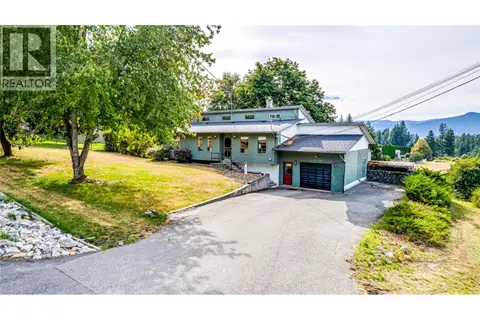 3275 Upper McLeod Road