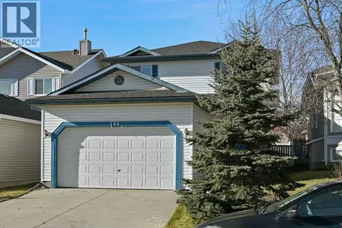 182 Coventry Close NE