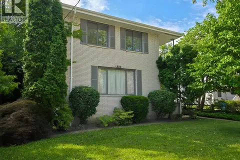 454 King STREET West