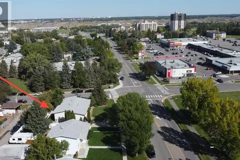 205 Columbia Boulevard W