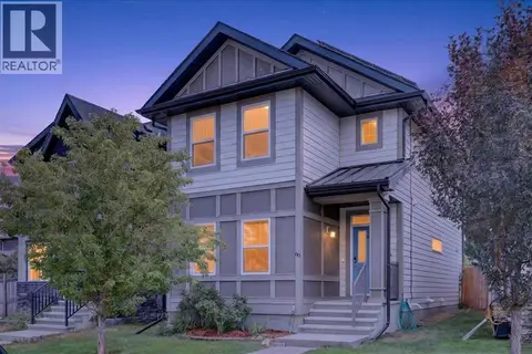 60 Mahogany Grove SE