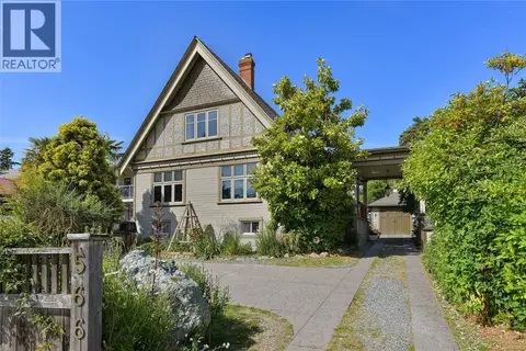 566 Gorge Rd W