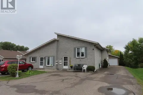 3 Elmwood AVE