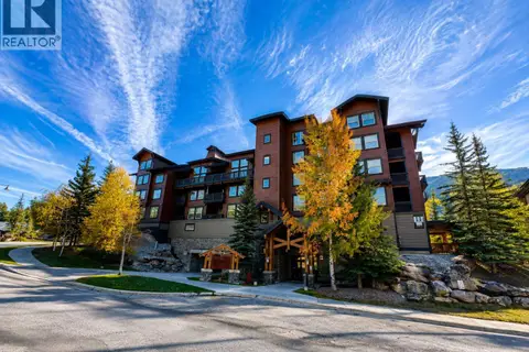 2064 Summit Drive Unit# 106
