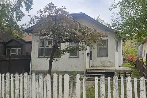 114 N AVENUE S