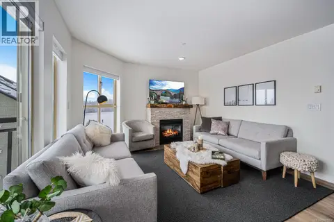 303 1280 Alpine Rd