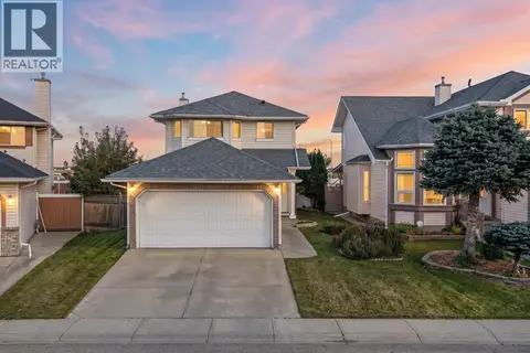 92 Del Ray Close NE