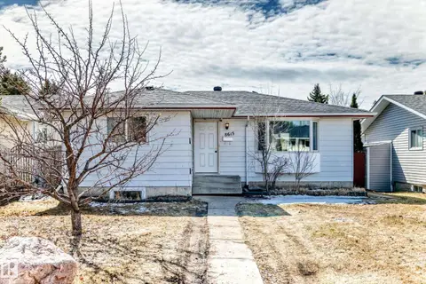 8615 42A AV NW