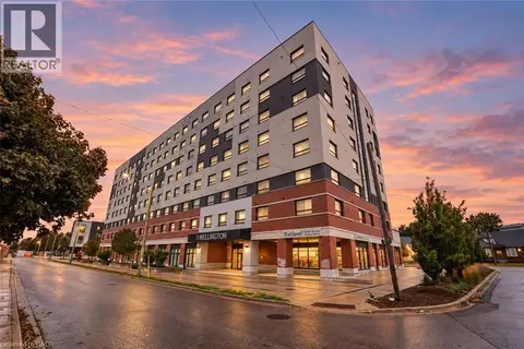 1 WELLINGTON Street Unit# 207