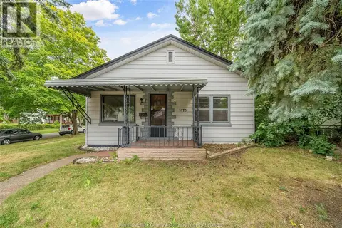 3173 WYANDOTTE ST West