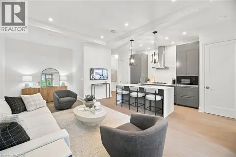 1441 ELGIN Street Unit# 106