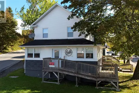 11 East Valley Road
