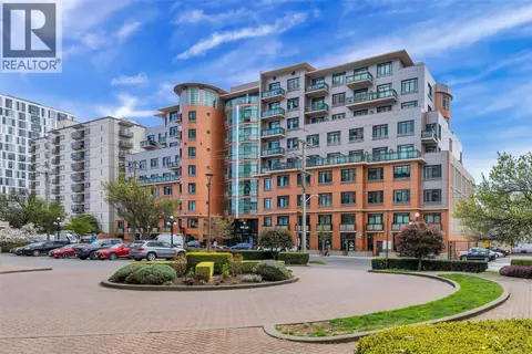 707 1029 View St