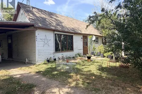 605 Railway Avenue